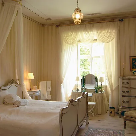 Hotel Broholm Castle