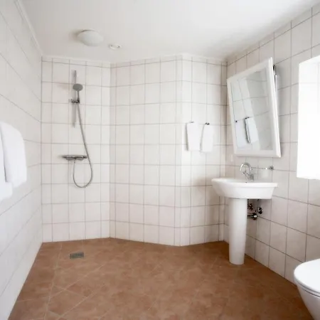 Broholm Castle Hotel 3*