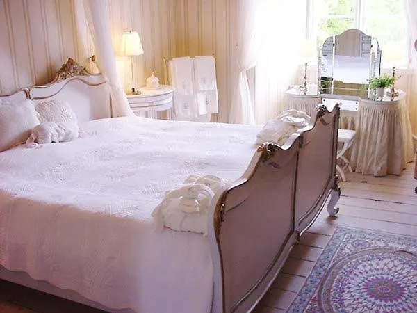 Broholm Castle 3* Gudme